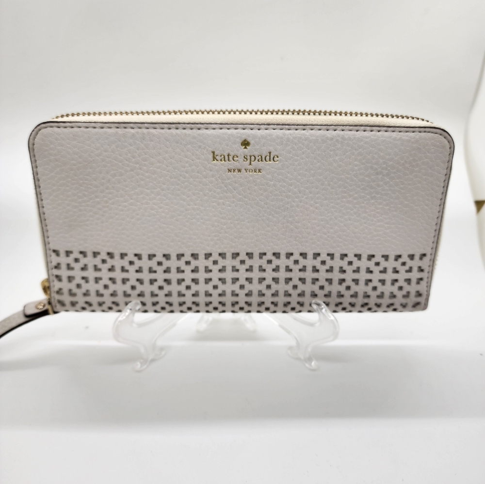 Kate Spade Cream and Black Women's Wallet